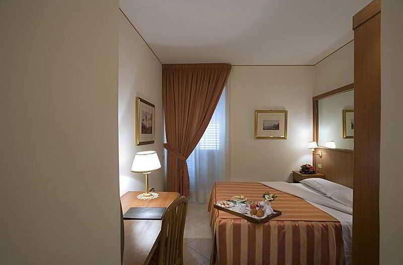 Hotel San Giorgio เนเปิลส์ ห้อง รูปภาพ